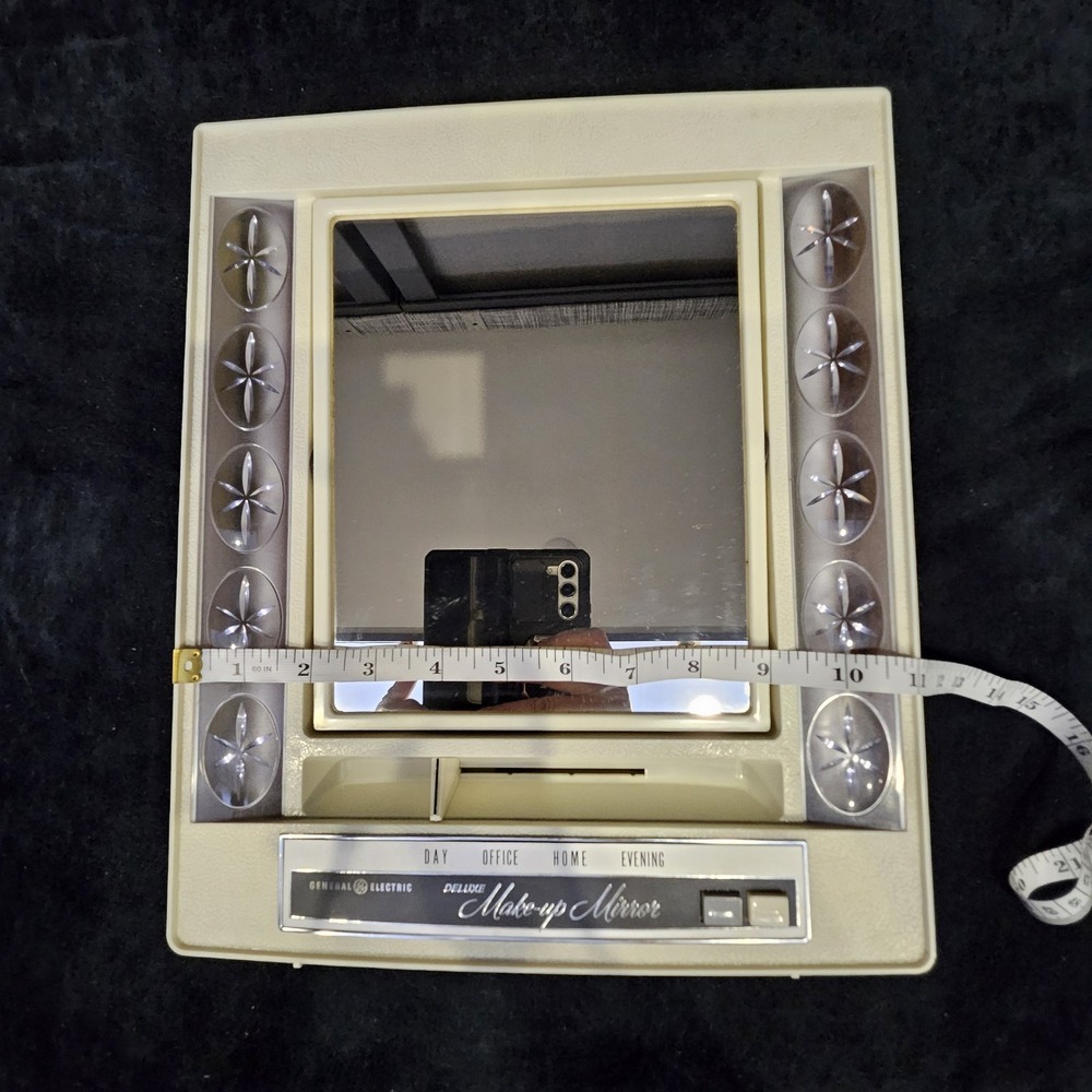 General Electric Deluxe Make Up Light Up Mirror Reversible Zoom Vintage TESTED - Picture 2 of 13
